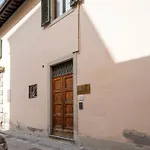 Indipendenza Cozy Apartment With Private Garden