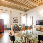 Beatrice Apartment By Firenze Prestige