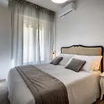 Yid Maroncelli Apartment