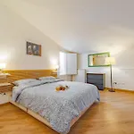 Mosse Bridge Apartment By Mamo Florence