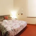 Cozy Apartment Near Train Station