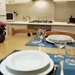 Cozy Apartment Near Train Station