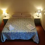 Cozy Apartment Near Train Station