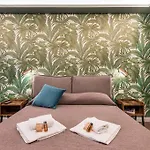 Jungle Suite Mood Behind Piazza Signoria
