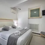 Yid Agnolo Three Bedroom Apartment In Florence