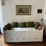 Luxury Central Flat River View
