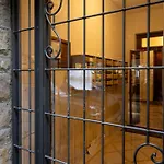 Smooth Mansion In Ponte Vecchio
