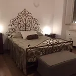 Double Large Room In Santo Spirito Oltrarno