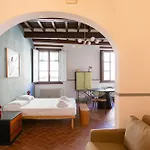 Stunning & Sunny Studio Near Piazza Santo Spirito