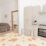 Amalia Apartment Via La Farina