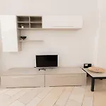 Amalia Apartment Via La Farina