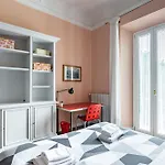 Stibbert & Statuto Elegant Flat With Balcony