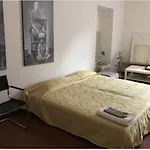 Large Room In Antique Building In Santo Spirito