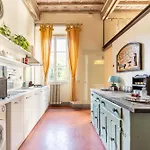 Alberto House