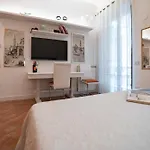 Indipendent Studio Apartment With Terrace - Parking