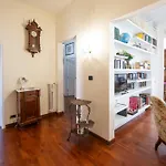 Bright Flat Close To The Centre