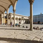 Accademia Frescoes Apartment