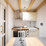 Florentine Nest In Piagentina