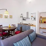 Mamo Florence - Borgo Santa Croce Apartment