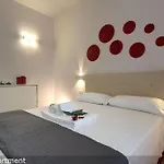 Dante & Virgilio Apartments By Mamo Florence