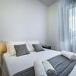 Yd Aleardi Luminous And Comfy