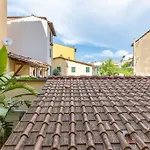 Academia Of Davide Spacious Apartment