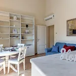Flora - Sweet Dreams In Florence