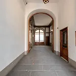 Flora - Sweet Dreams In Florence