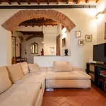 Central And Quiet Apartment