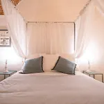 Azzurra Elegant Apartment