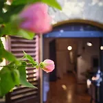 Enchanting Apartment With Patio, Lungarno Firenze