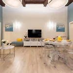 Via Santa Reparata, 1 - 2Nd Floor - Stunning And Spacious 10 Min To Historic Center