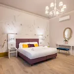 Via Santa Reparata, 1 - 2Nd Floor - Stunning And Spacious 10 Min To Historic Center