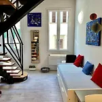 Old Sweet Florence- Art Apartment