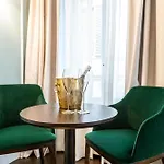 Glimpse Hotel