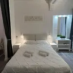 Michelangelo\'s Place