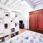 Uffizi Apartment