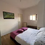 Historic Florence Apartment With Duomo View