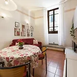 Grazioso Appartamento In Oltrarno A Firenze