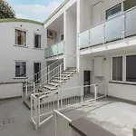 Colonna Rucellai Apt 5