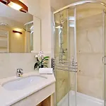 Albizi Botticelli Apt 204