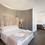 Novella Goldoni Suite-By Florence Concierge