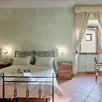 Central Strozzi By Mmega
