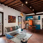 Authentic Flat In The City Center