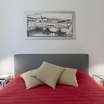 Ponte Vecchio\'S Nest