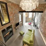 Stone Walls Deluxe