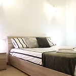 Art Apartment Scala Family