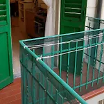Leopoldo Apartment