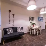 Spacious Apt With Terrace 200 Meters From Duomo