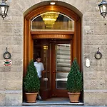 Hotel Pierre